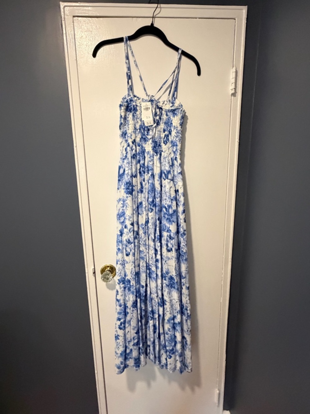 Abercrombie & Fitch Blue and White Floral Maxi Dress - Picture 2 of 5